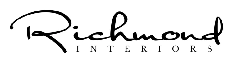 Logo von Richmond Interiors in schwarzer Schrift auf weißem Hintergrund